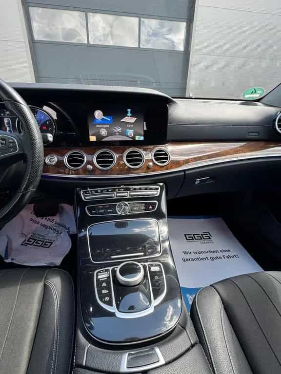 Mercedes-Benz E 200 E Limousine 2.0 CGI 360KAERA+NAVI+SHZ 07/2016-photo-9