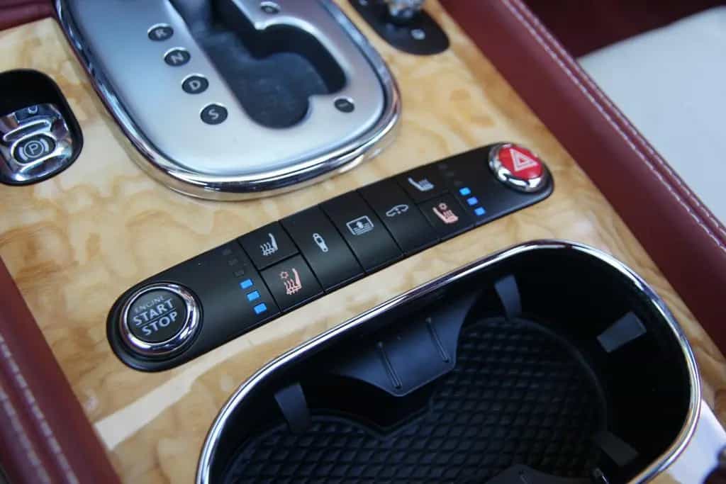 Bentley Flying Spur 6.0 W12 | Pano | Massage 12/2013-photo-18