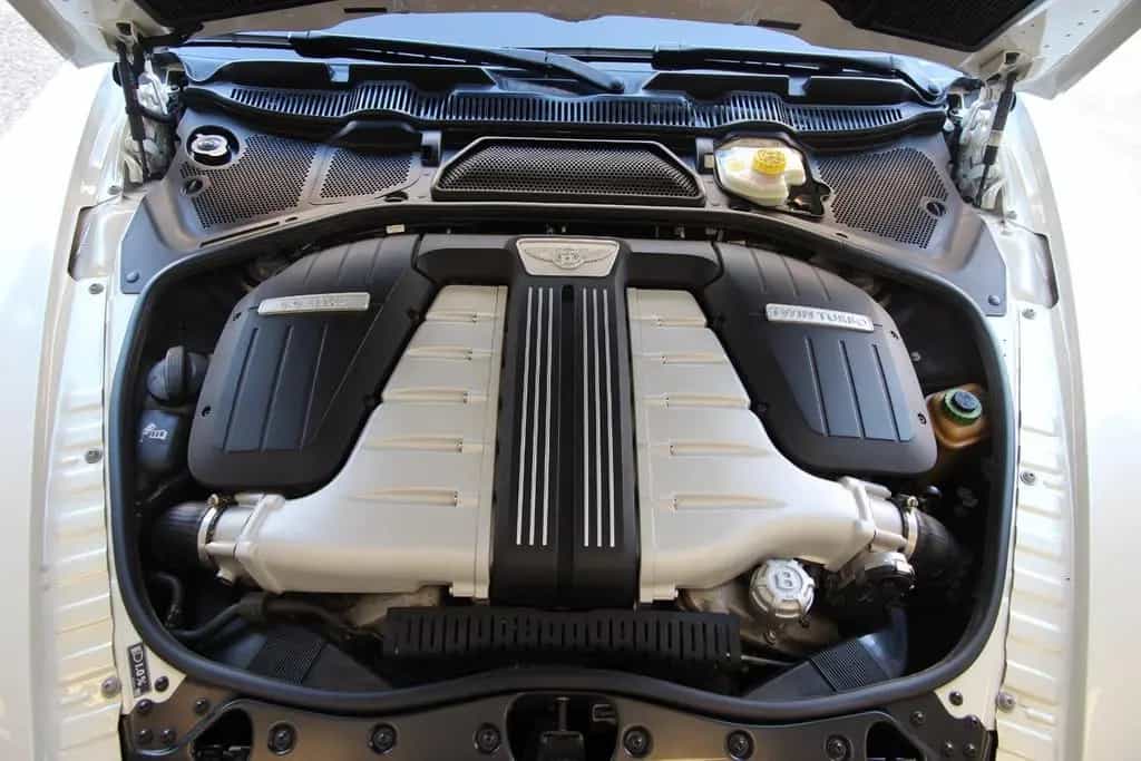 Bentley Flying Spur 6.0 W12 | Pano | Massage 12/2013-photo-23