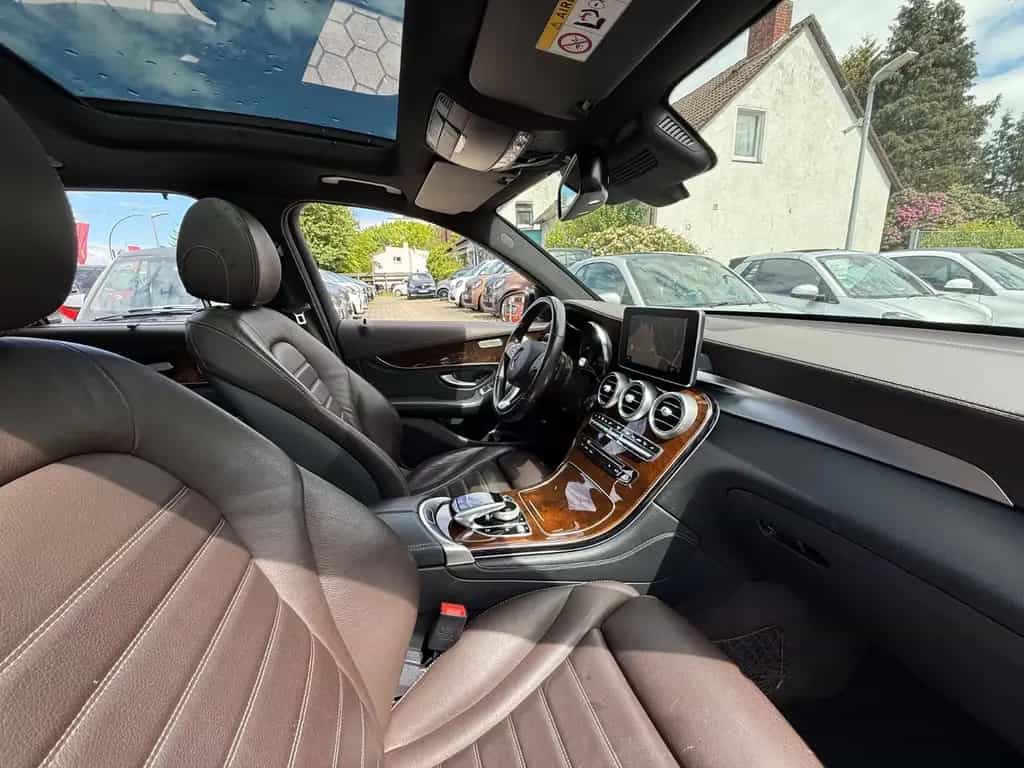 Mercedes-Benz GLC 300 GLC300 4MATIC*AMG-LINE*PANO*DISTRO*360KAMERA*ILS 05/2018-photo-11
