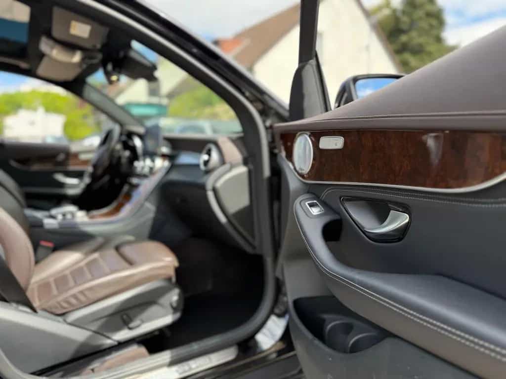 Mercedes-Benz GLC 300 GLC300 4MATIC*AMG-LINE*PANO*DISTRO*360KAMERA*ILS 05/2018-photo-14
