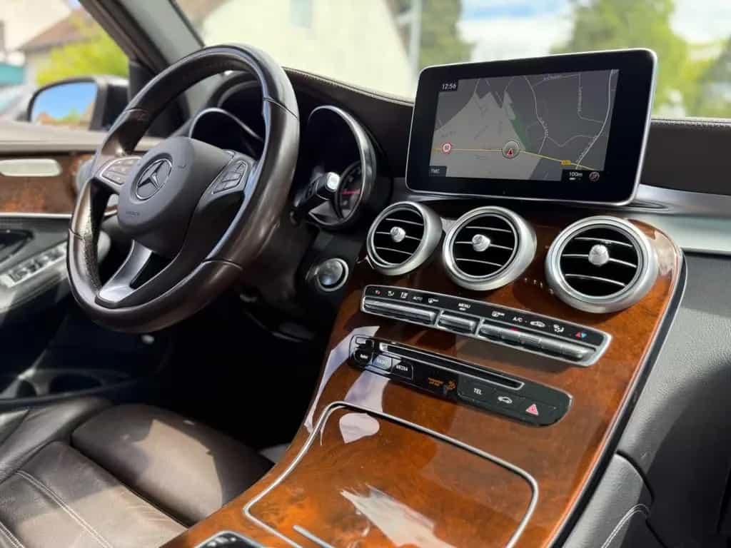 Mercedes-Benz GLC 300 GLC300 4MATIC*AMG-LINE*PANO*DISTRO*360KAMERA*ILS 05/2018-photo-16