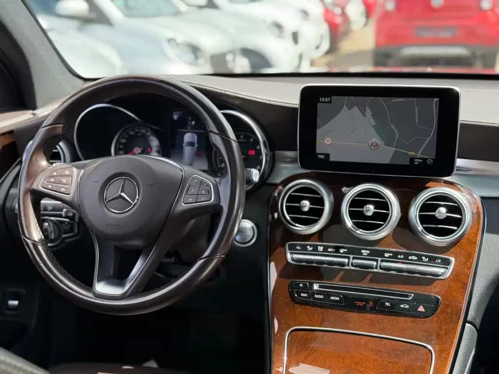 Mercedes-Benz GLC 300 GLC300 4MATIC*AMG-LINE*PANO*DISTRO*360KAMERA*ILS 05/2018-photo-9