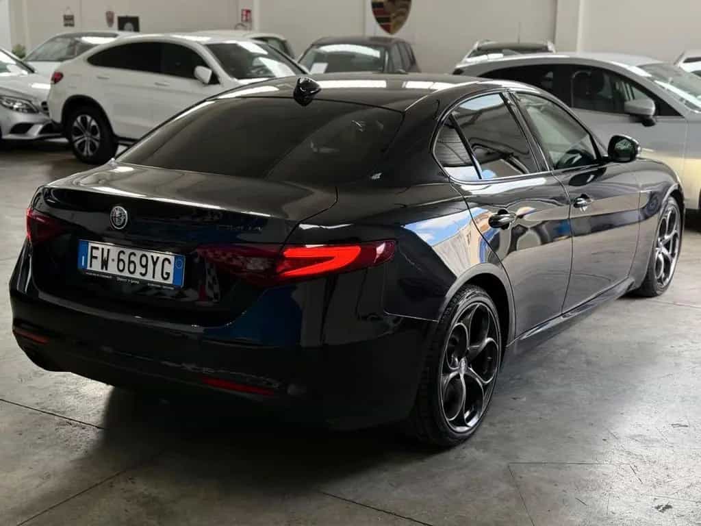 Alfa Romeo Giulia 2.2 Turbodiesel 160 CV AT8 Sup 04/2019-photo-3