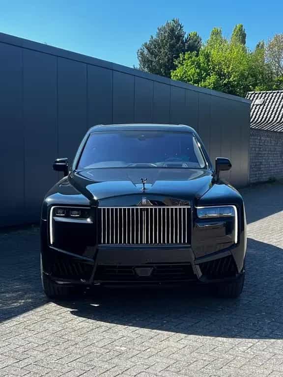 Rolls-Royce Cullinan Black Badge Cullinan 02/2026-photo-0