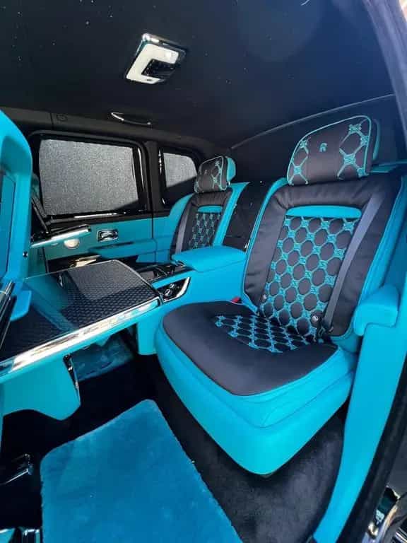 Rolls-Royce Cullinan Black Badge Cullinan 02/2026-photo-7