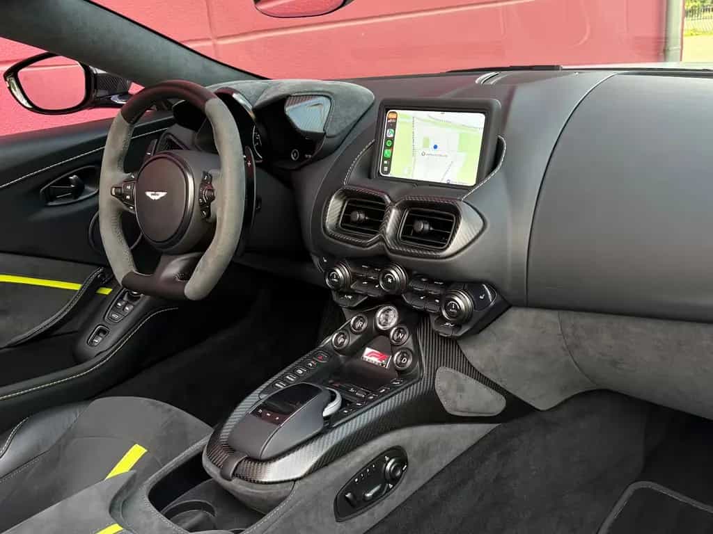 Aston Martin V8 Vantage ROADSTER F1-EDITION CARBON NAVI 1HAND 02/2023-photo-13