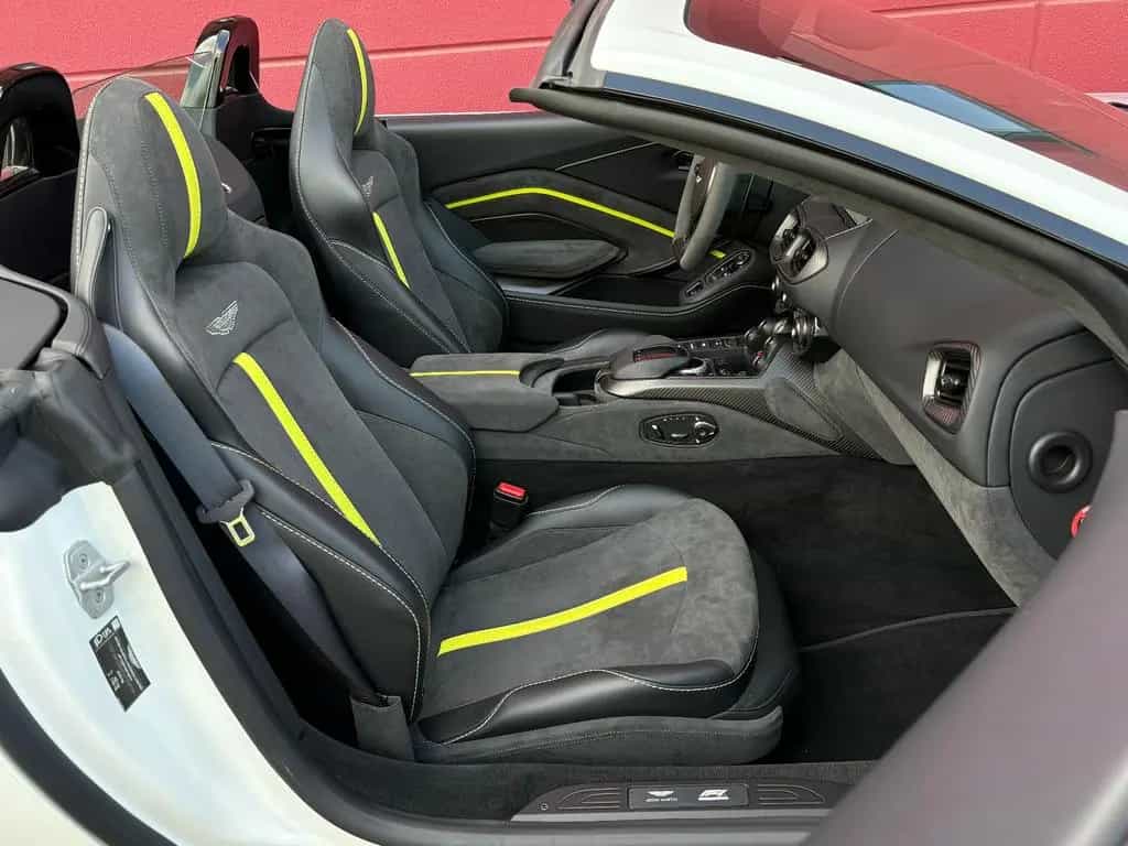 Aston Martin V8 Vantage ROADSTER F1-EDITION CARBON NAVI 1HAND 02/2023-photo-14