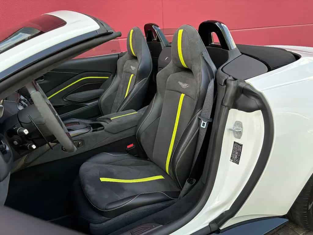 Aston Martin V8 Vantage ROADSTER F1-EDITION CARBON NAVI 1HAND 02/2023-photo-16