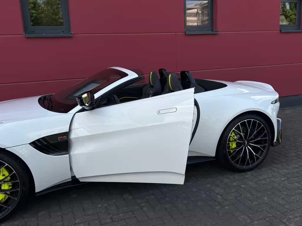 Aston Martin V8 Vantage ROADSTER F1-EDITION CARBON NAVI 1HAND 02/2023-photo-7