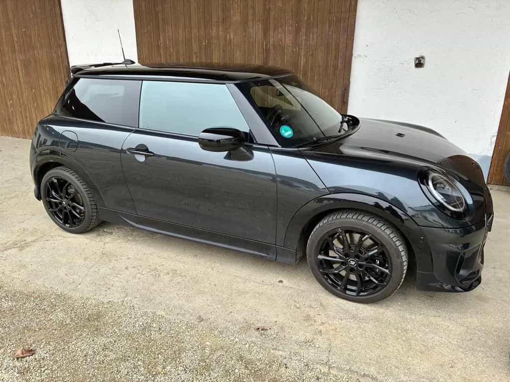 MINI Cooper S John Cooper Works Trim 08/2024-photo-5