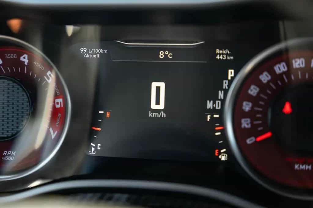 Dodge Challenger 3,6 V6 Gt LEDER KAMERA ACC TOP 03/2018-photo-32