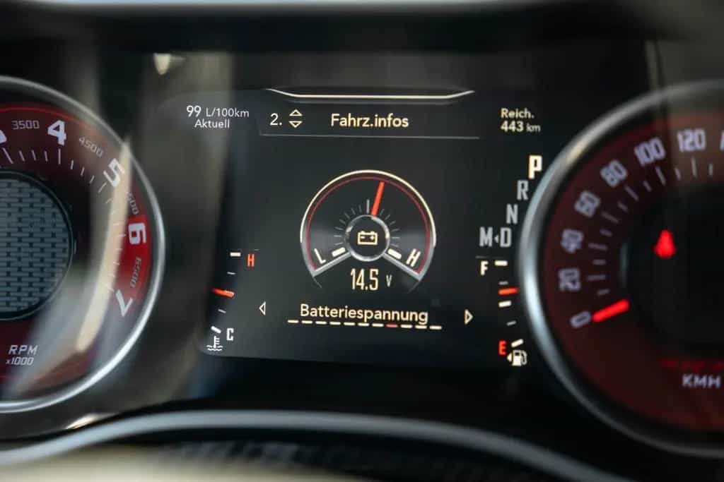 Dodge Challenger 3,6 V6 Gt LEDER KAMERA ACC TOP 03/2018-photo-33
