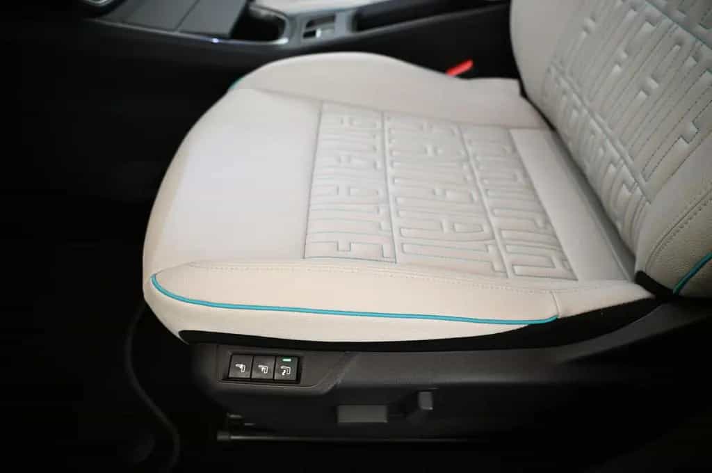 Fiat 600 1.2 Hybrid 101 DCT6 La Prima LED/NAVI/SHZ/18 02/2025-photo-32