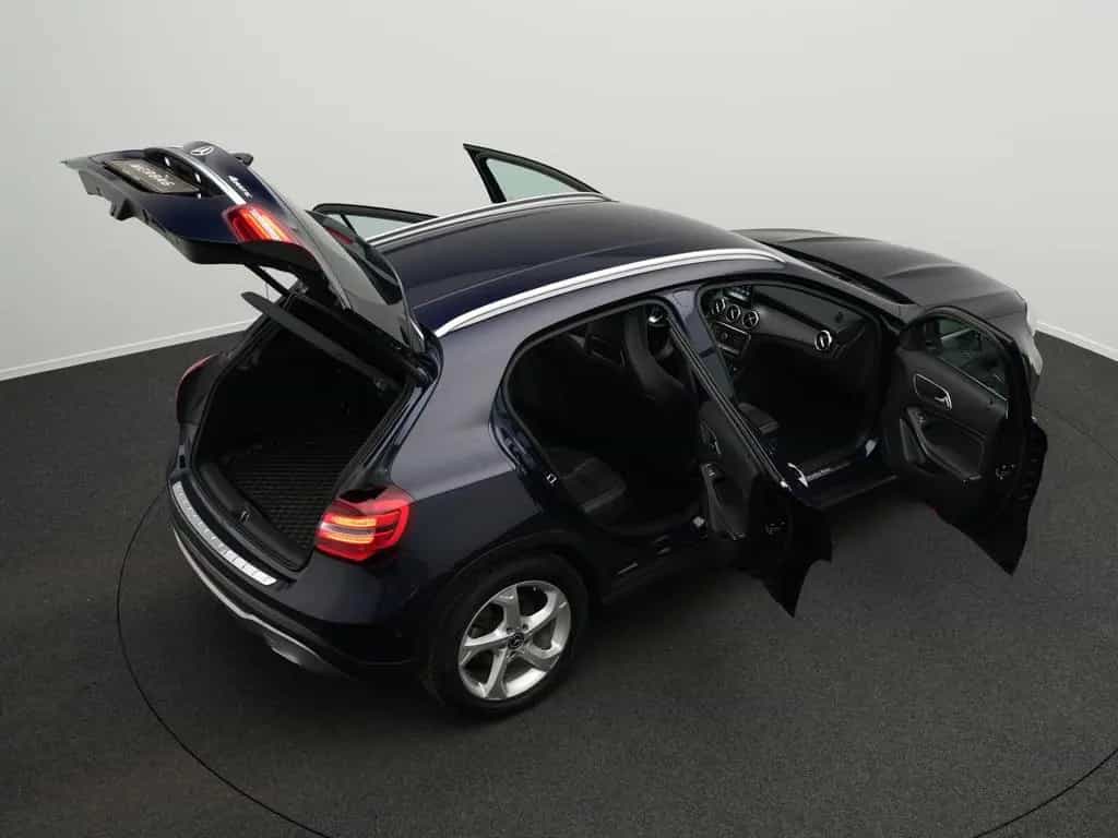 Mercedes-Benz GLA 200 d 4MATIC 10/2018-photo-12