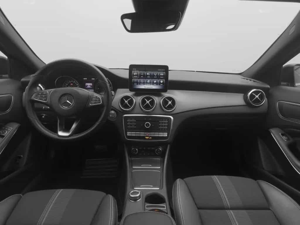 Mercedes-Benz GLA 200 d 4MATIC 10/2018-photo-15