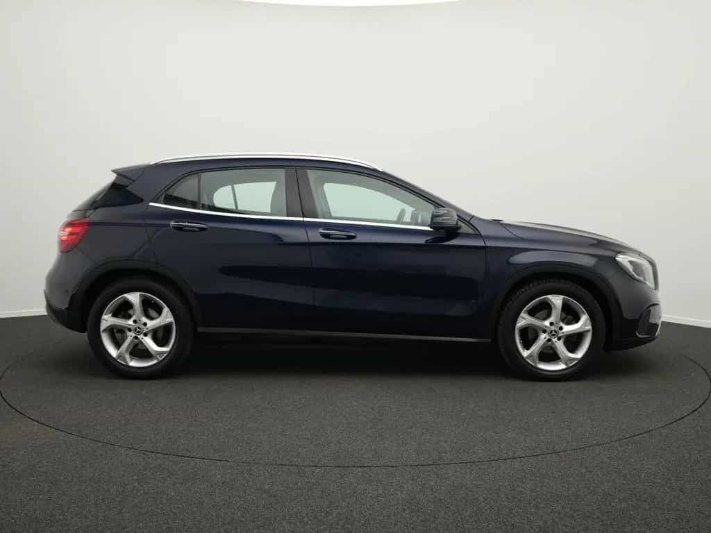 Mercedes-Benz GLA 200 d 4MATIC 10/2018-photo-4
