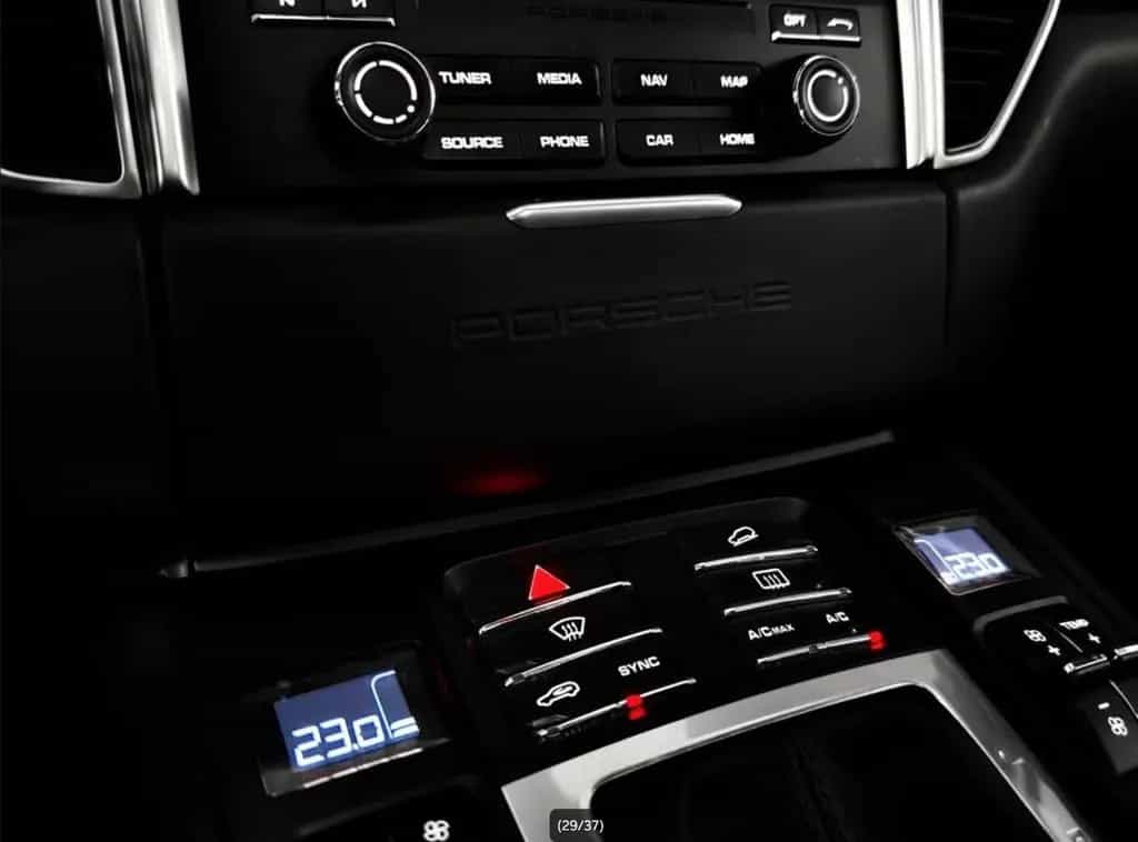 Porsche Macan GTS STNADHEIZUNG*PANO* 01/2017-photo-23