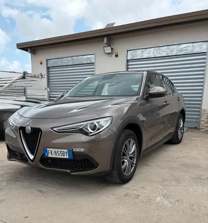 Alfa Romeo Stelvio 2.0 Turbo 200 CV AT8 Q4 Super 05/2017-photo-2