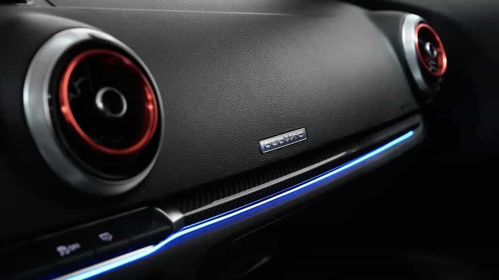 Audi RS3 NON-OPF*S-AGA*SCHALE*VIRTUAL*B&O*R.KAM* 05/2018-photo-24