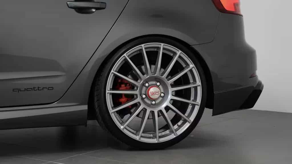 Audi RS3 NON-OPF*S-AGA*SCHALE*VIRTUAL*B&O*R.KAM* 05/2018-photo-9