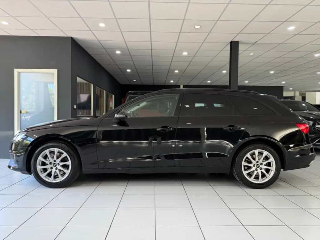 Audi A4 Avant 35 TFSI*S-LINE*LED*KEYLES*E-HECK*CARPLY 02/2022-photo-2