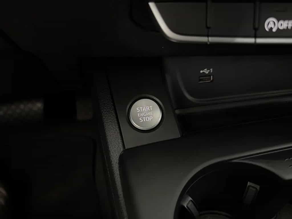 Audi A4 Avant 35 TFSI*S-LINE*LED*KEYLES*E-HECK*CARPLY 02/2022-photo-9