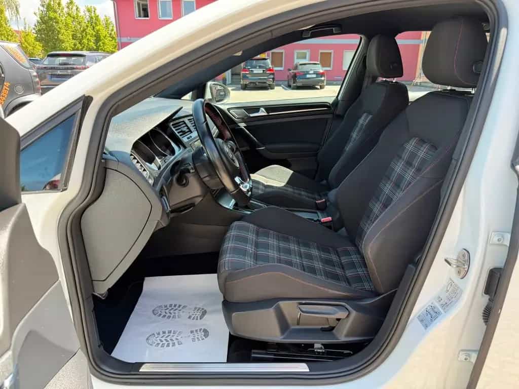 Volkswagen Golf VII GTI 2.0 TSI 310 PS Kamera Navi 2.Hand 09/2016-photo-20
