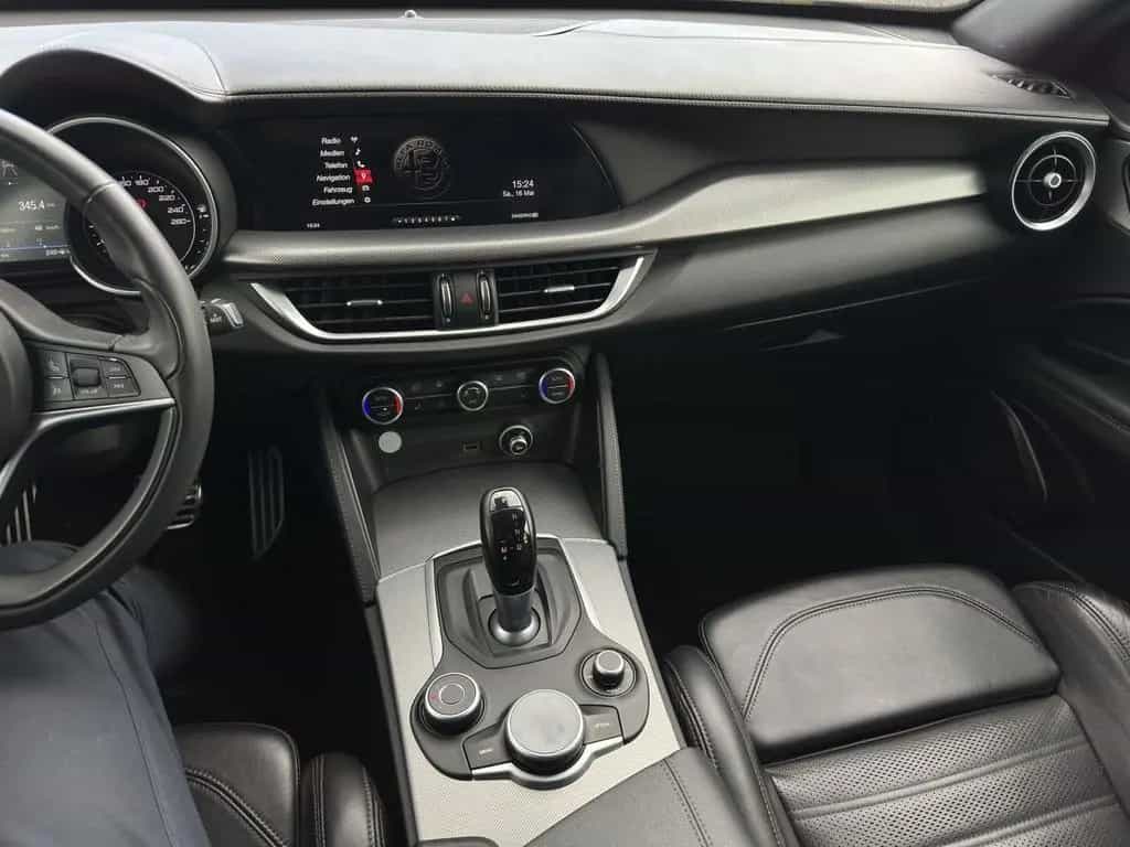 Alfa Romeo Stelvio Super Q4*AHK*Kamera*Sport-Paket*3D Navi* 12/2019-photo-19