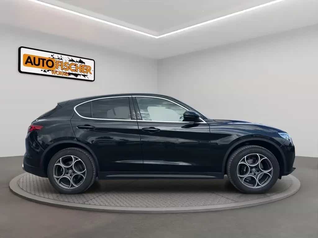 Alfa Romeo Stelvio Super Q4*AHK*Kamera*Sport-Paket*3D Navi* 12/2019-photo-7