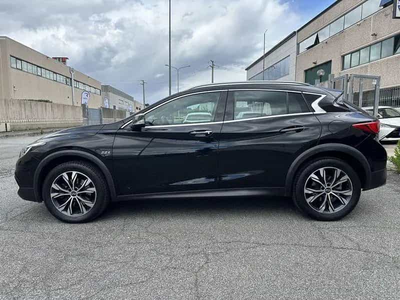 Infiniti QX30 2.2d 7DCT AWD Premium Tech 07/2017-photo-2