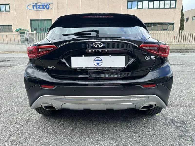 Infiniti QX30 2.2d 7DCT AWD Premium Tech 07/2017-photo-4