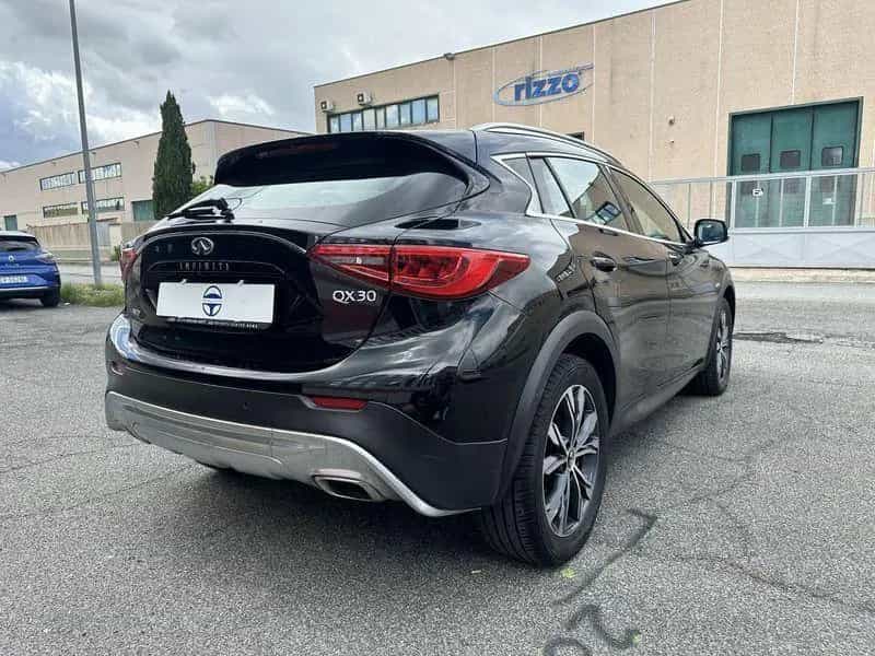 Infiniti QX30 2.2d 7DCT AWD Premium Tech 07/2017-photo-5