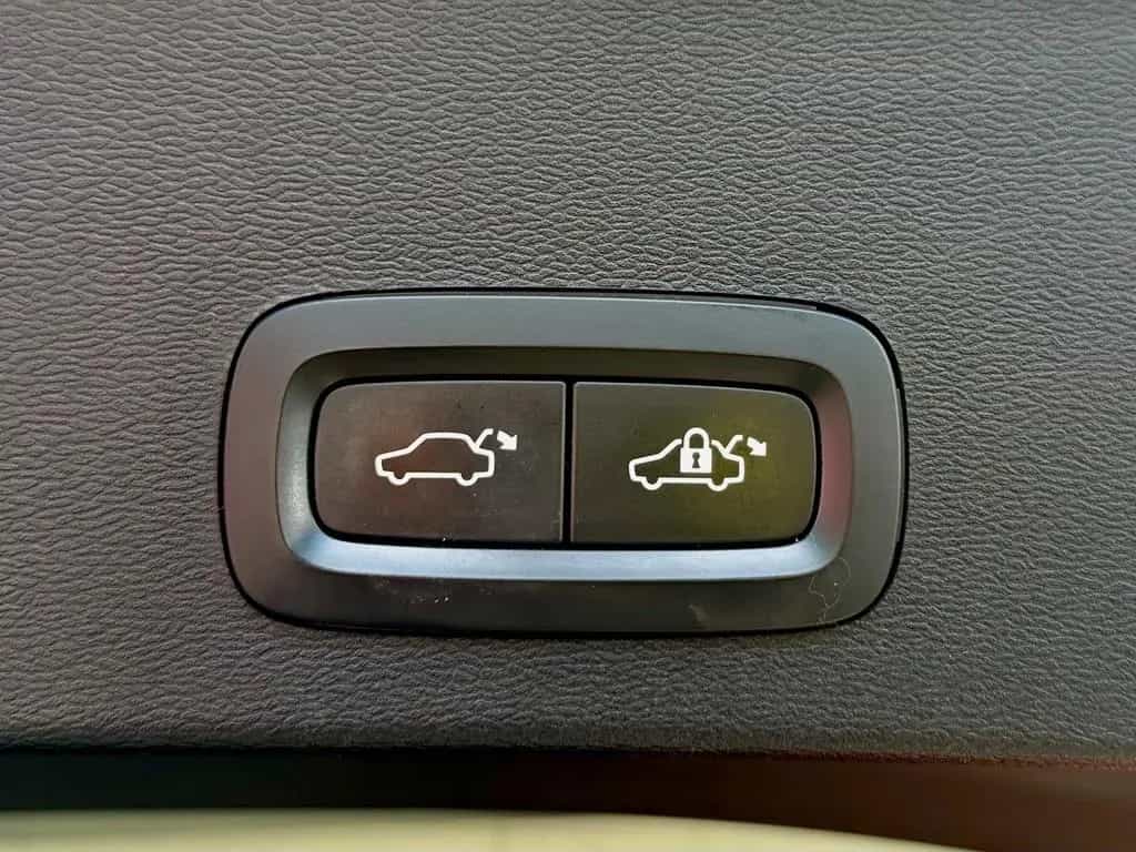 Volvo XC40 XC 40 D4 Momentum AWD *360K*LED*HARMAN*NAVI*SHZ* 01/2019-photo-26
