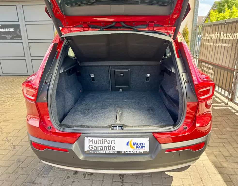 Volvo XC40 XC 40 D4 Momentum AWD *360K*LED*HARMAN*NAVI*SHZ* 01/2019-photo-27