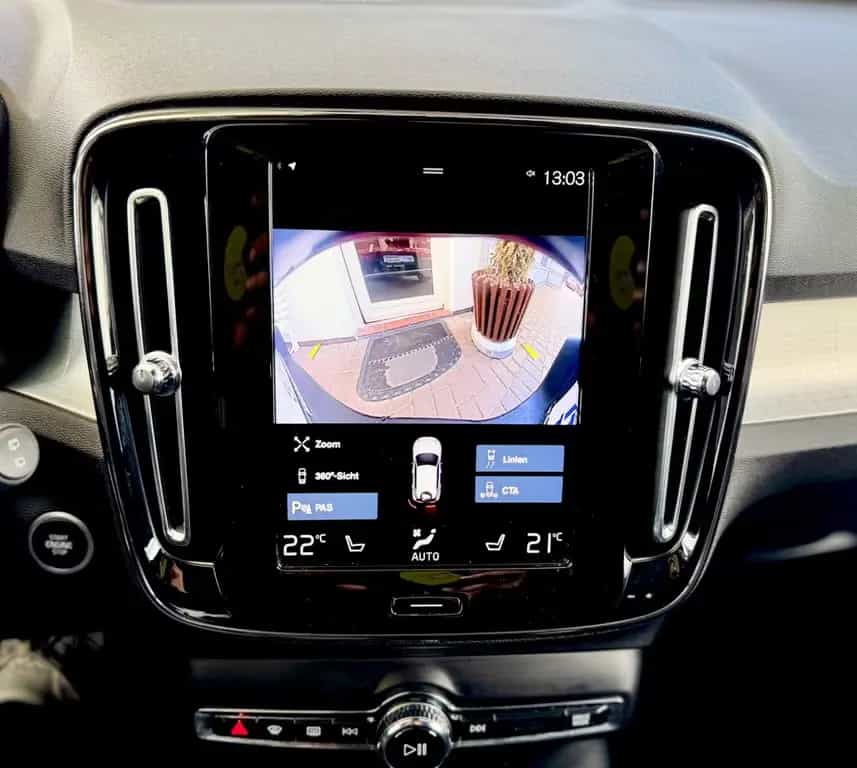 Volvo XC40 XC 40 D4 Momentum AWD *360K*LED*HARMAN*NAVI*SHZ* 01/2019-photo-9