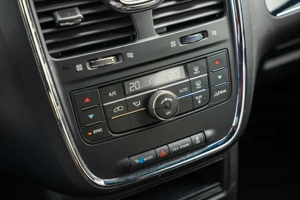 Dodge Grand Caravan 3,6 V6 7 Sitze/KAMERA/TOP 11/2017-photo-31