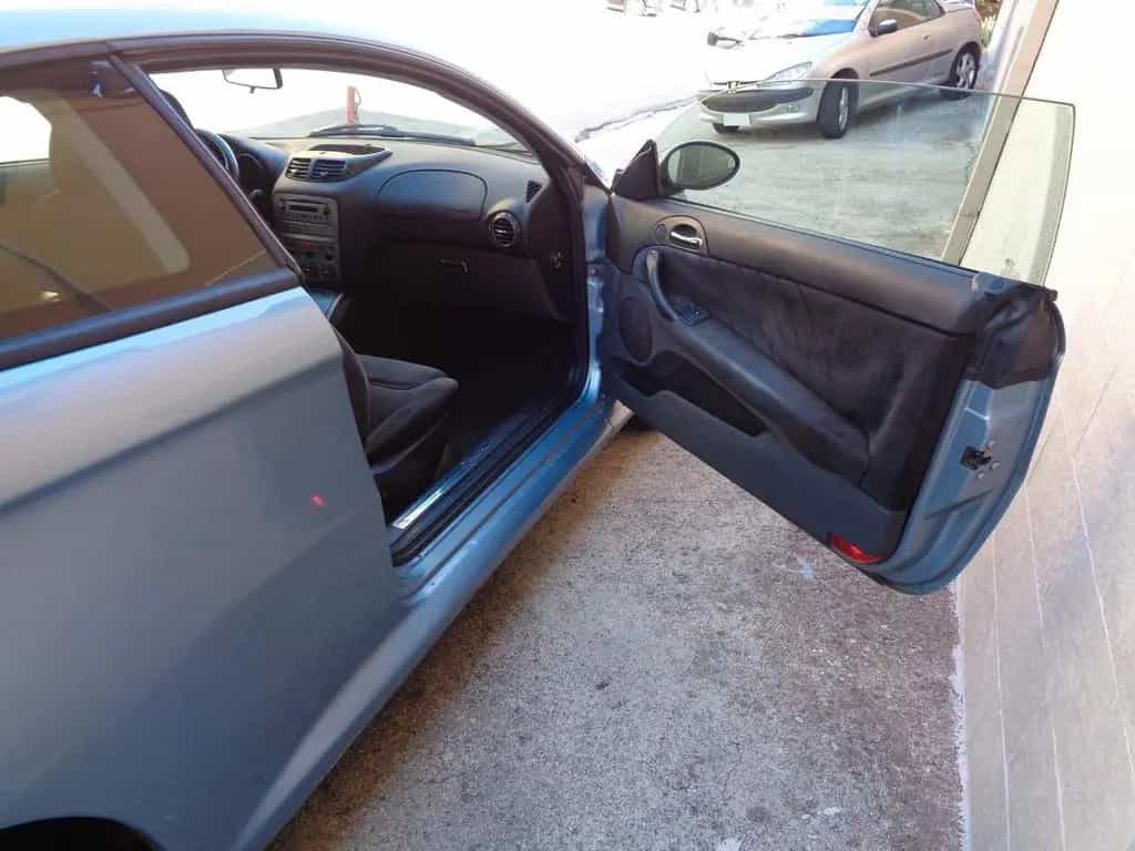 Alfa Romeo GT 1.9 MJT 16V Distinctive 02/2005-photo-13