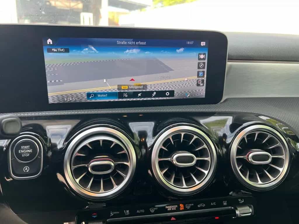 Mercedes-Benz A 35 AMG Performance 4Matic/Panoramadach/1. Hand 02/2019-photo-21