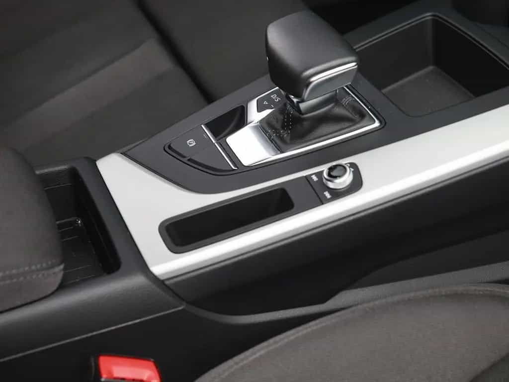 Audi A4 Avant 35 TFSI S line competition Matrix PDC+ 03/2023-photo-14