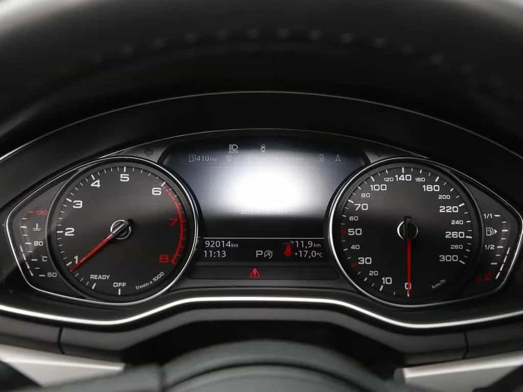 Audi A4 Avant 35 TFSI S line competition Matrix PDC+ 03/2023-photo-16