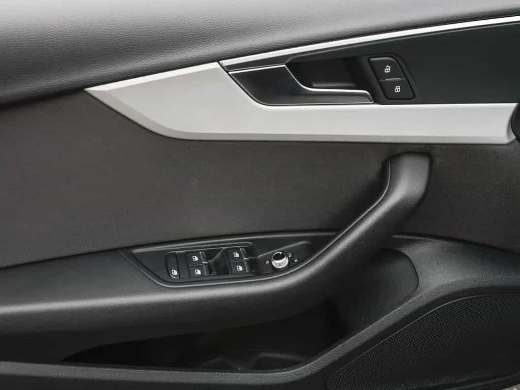 Audi A4 Avant 35 TFSI S line competition Matrix PDC+ 03/2023-photo-18