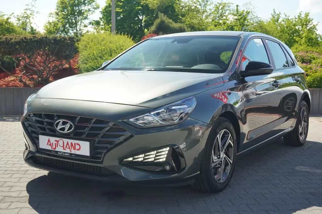 Hyundai i30 1.5 Mild-Hybrid Kamera Tempomat Sitzheizung 10/2021-photo-1