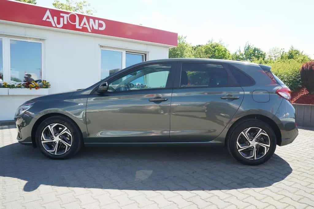 Hyundai i30 1.5 Mild-Hybrid Kamera Tempomat Sitzheizung 10/2021-photo-2