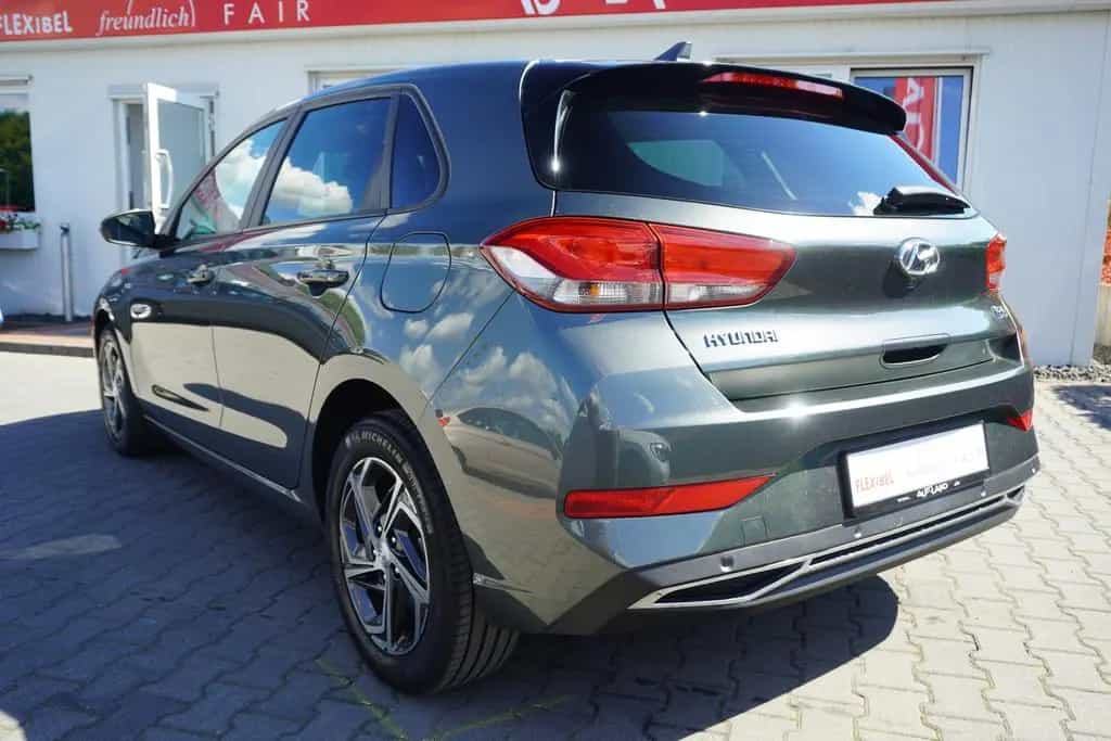 Hyundai i30 1.5 Mild-Hybrid Kamera Tempomat Sitzheizung 10/2021-photo-3