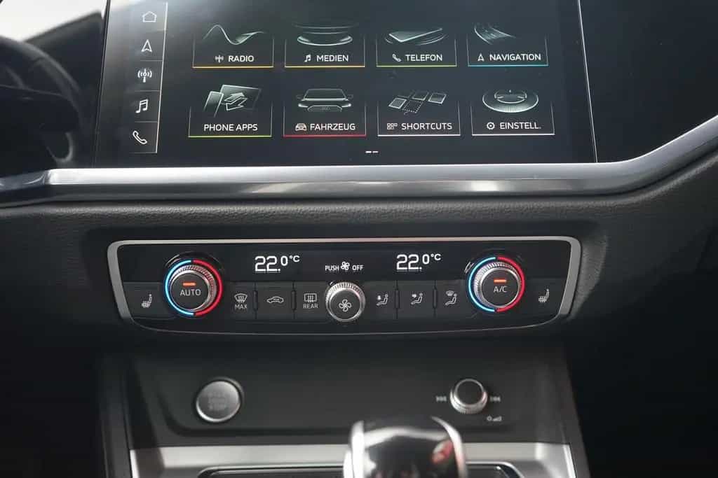 Audi Q3 35 TFSI S-tronic advanced LED Navi DAB AHK 01/2019-photo-16