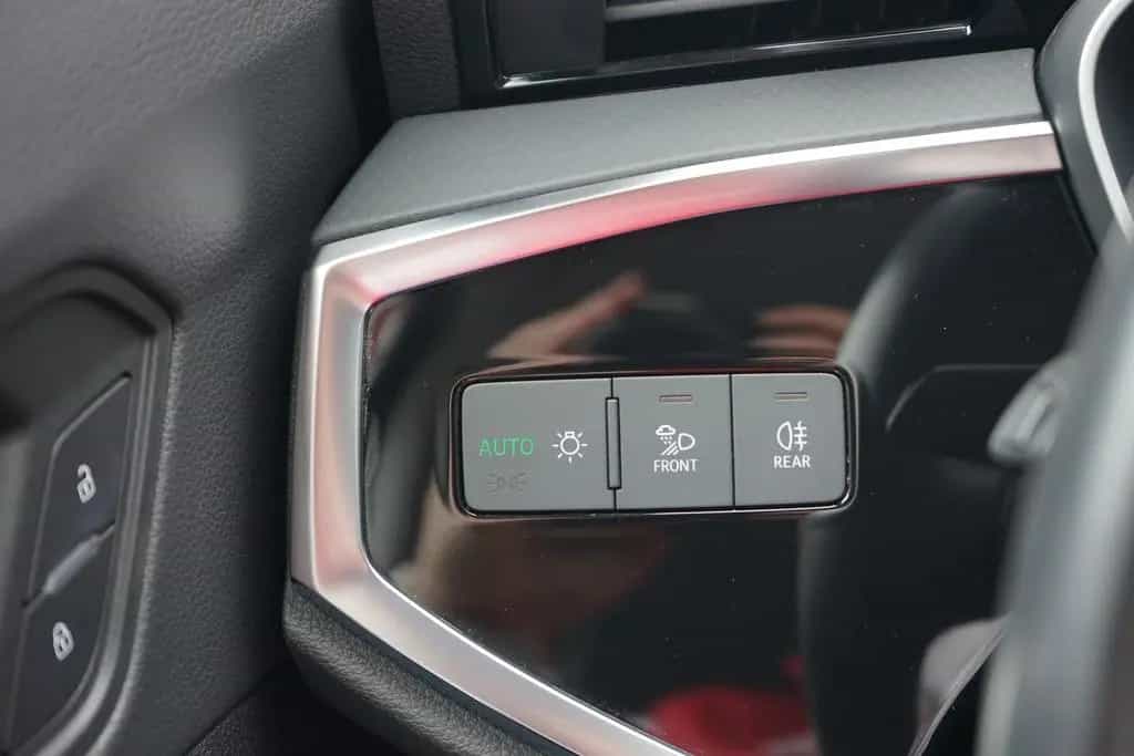 Audi Q3 35 TFSI S-tronic advanced LED Navi DAB AHK 01/2019-photo-31