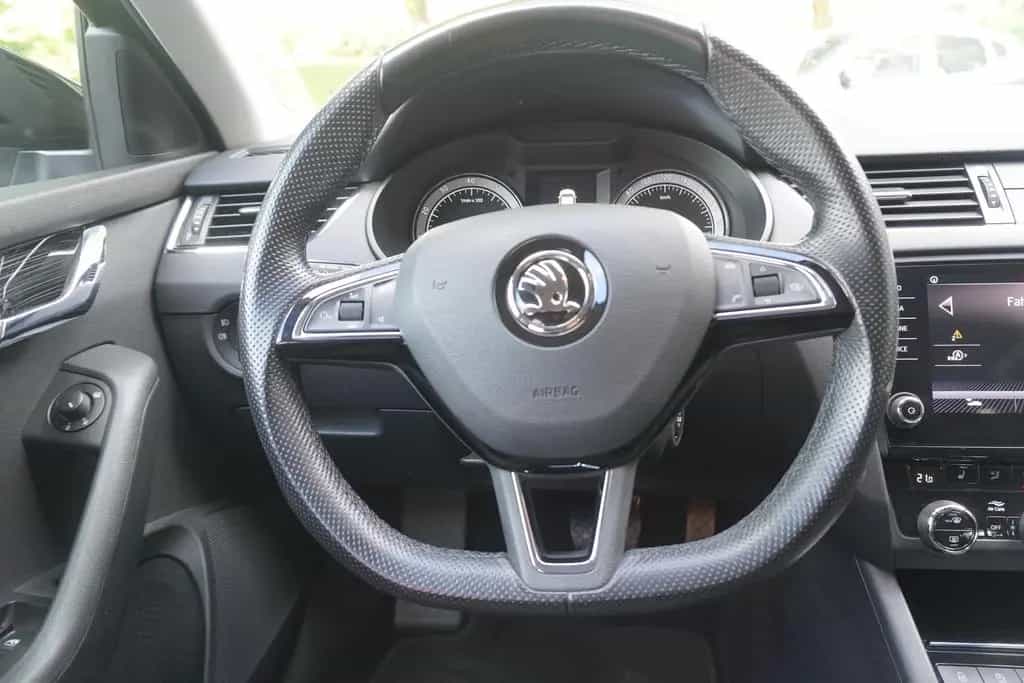 Skoda Octavia Combi 1.5 TSI Style DSG LED AHK Navi PDC 03/2018-photo-12