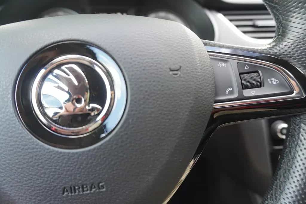 Skoda Octavia Combi 1.5 TSI Style DSG LED AHK Navi PDC 03/2018-photo-14