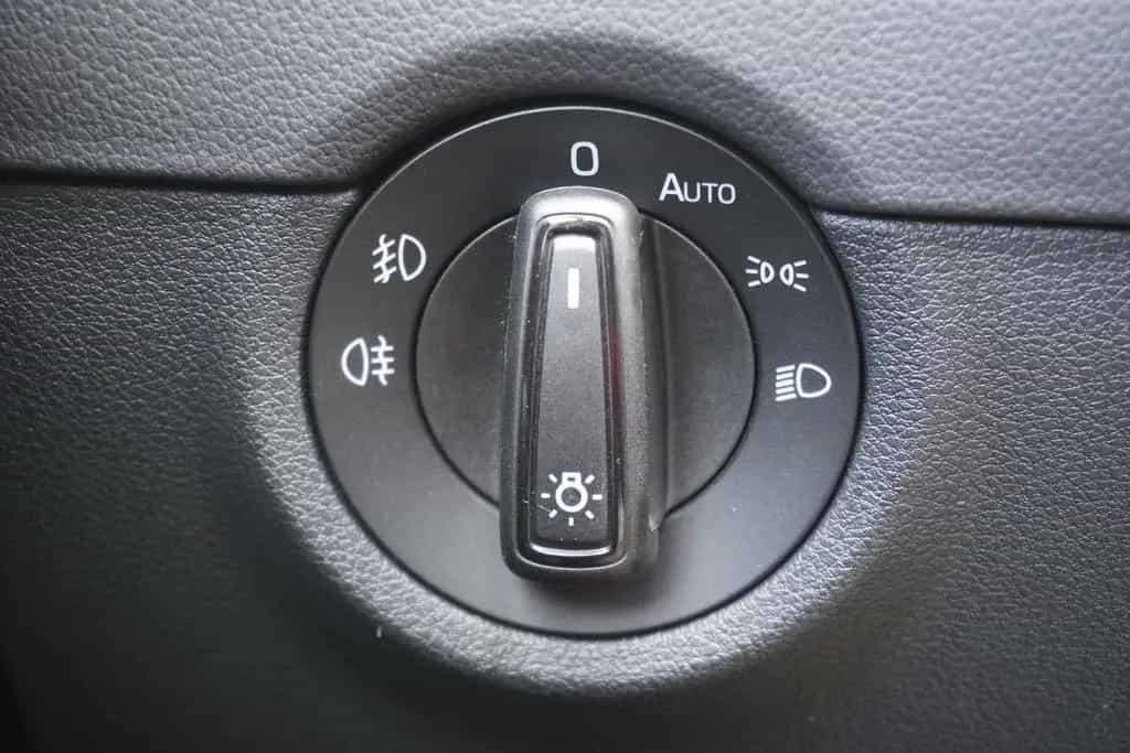 Skoda Octavia Combi 1.5 TSI Style DSG LED AHK Navi PDC 03/2018-photo-18